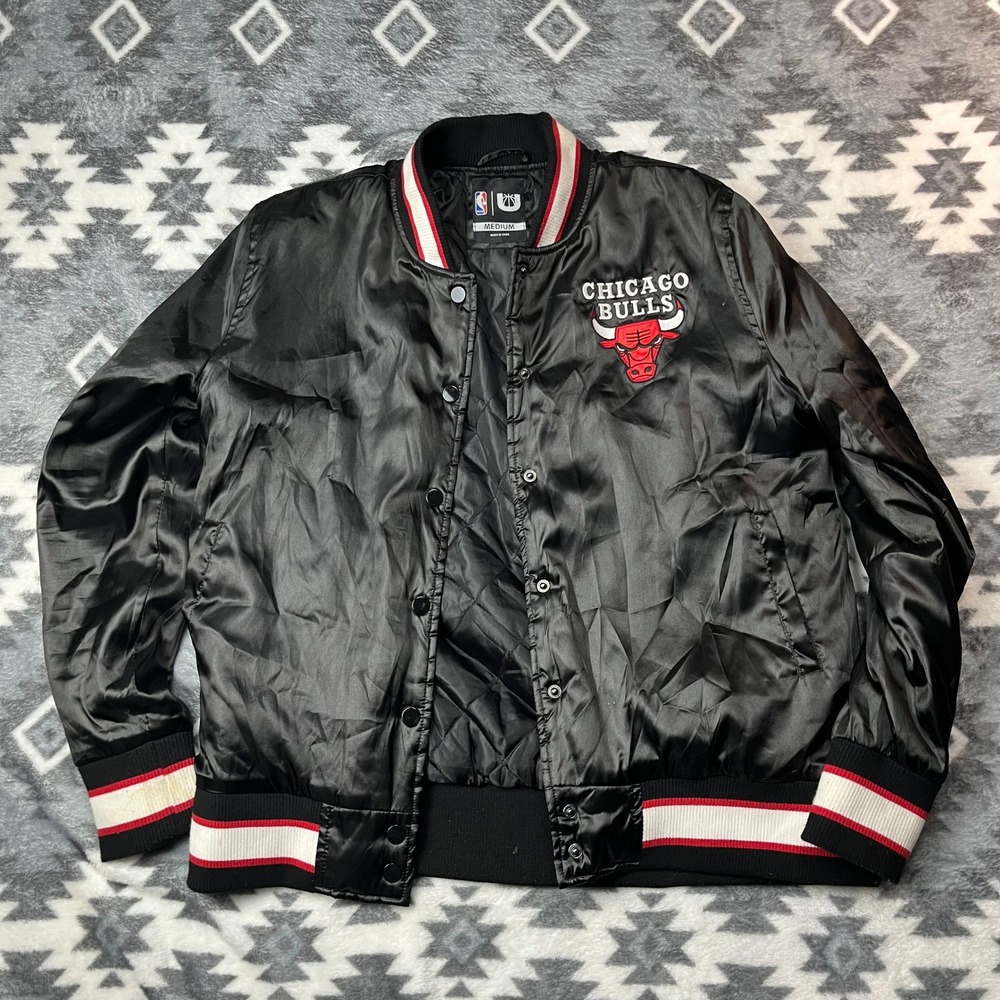 NBA Chicago Bulls Black Satin Varsity Bomber Jacket Embroidered Medium